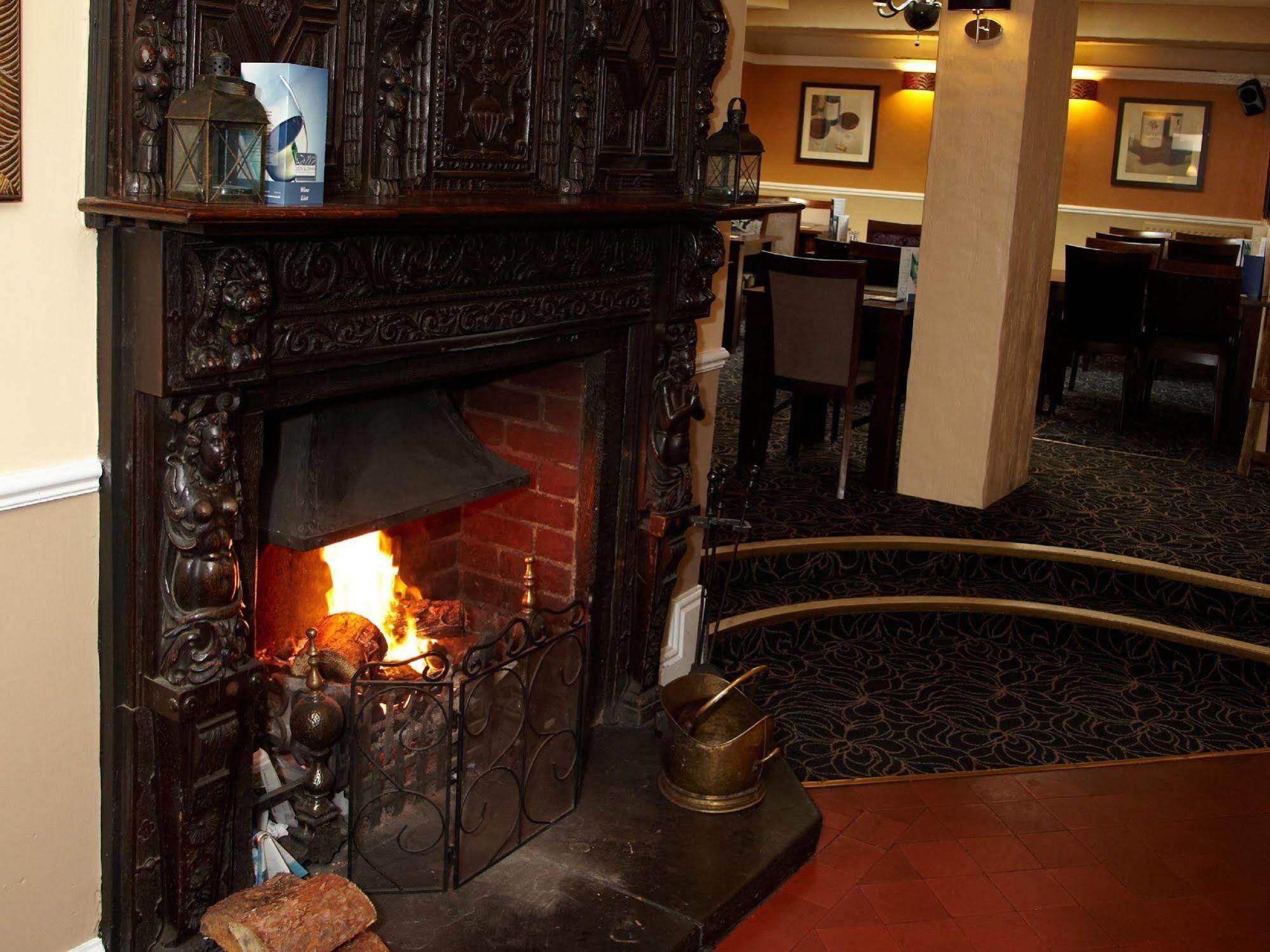 Lion And Swan Hotel Congleton Dış mekan fotoğraf